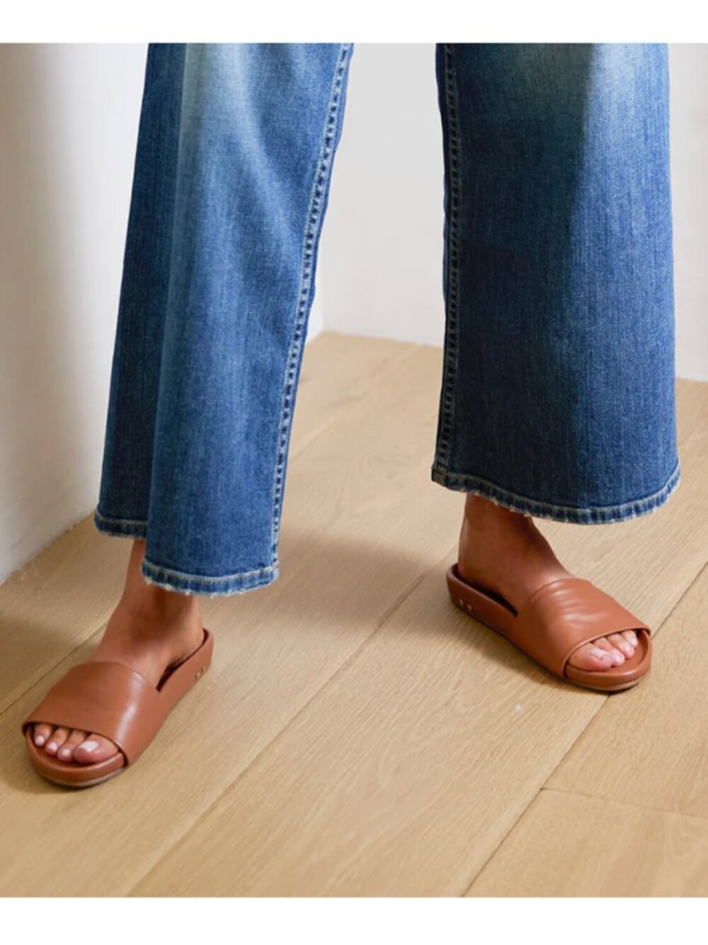 Beek Gallito leather slides - EUC